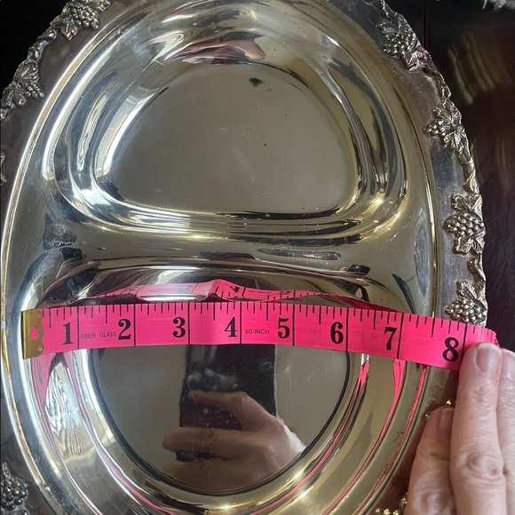 Old English Silver Plated Covered Entree Tray - Picture 13 of 13